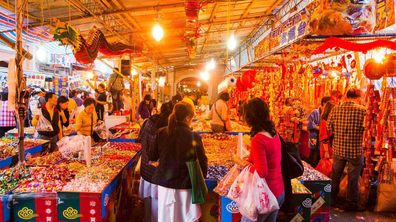 Shopping for the Spring Festival